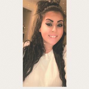 Meet your Posher, Karri